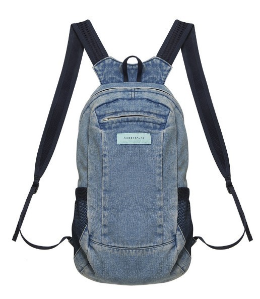 日本未発売*PRADA*プレキシガラス製 ラウンドピアス ランウェイ 日本未発売*PRADA*プレキシガラス製 ラウンドピアス ランウェイ