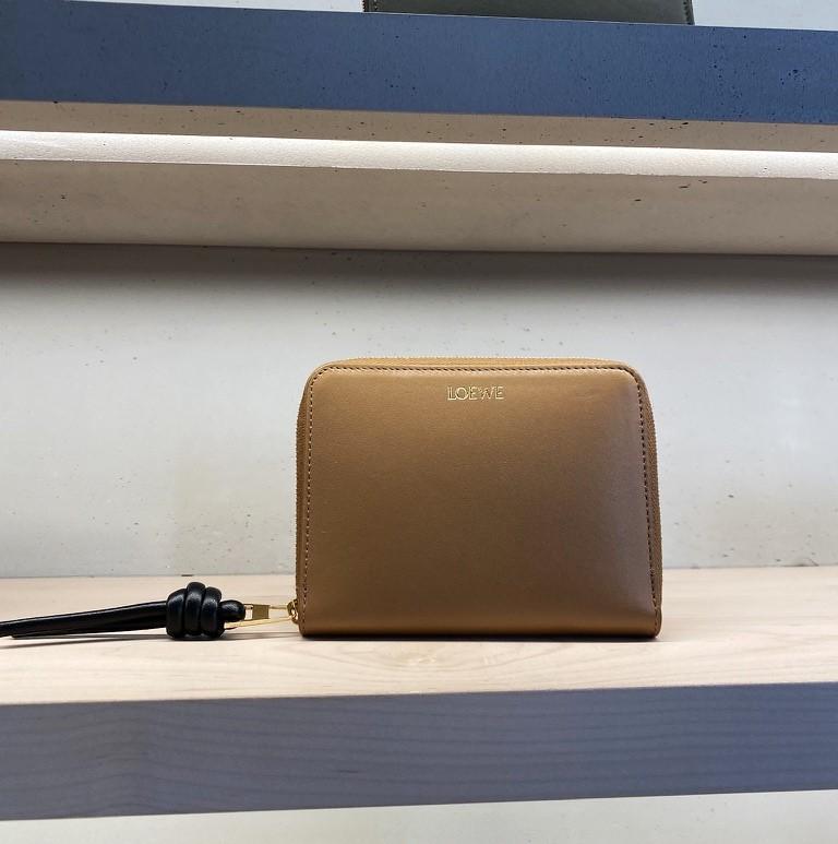 国内発 [LOEWE] ノット コンパクト ジップウォレット