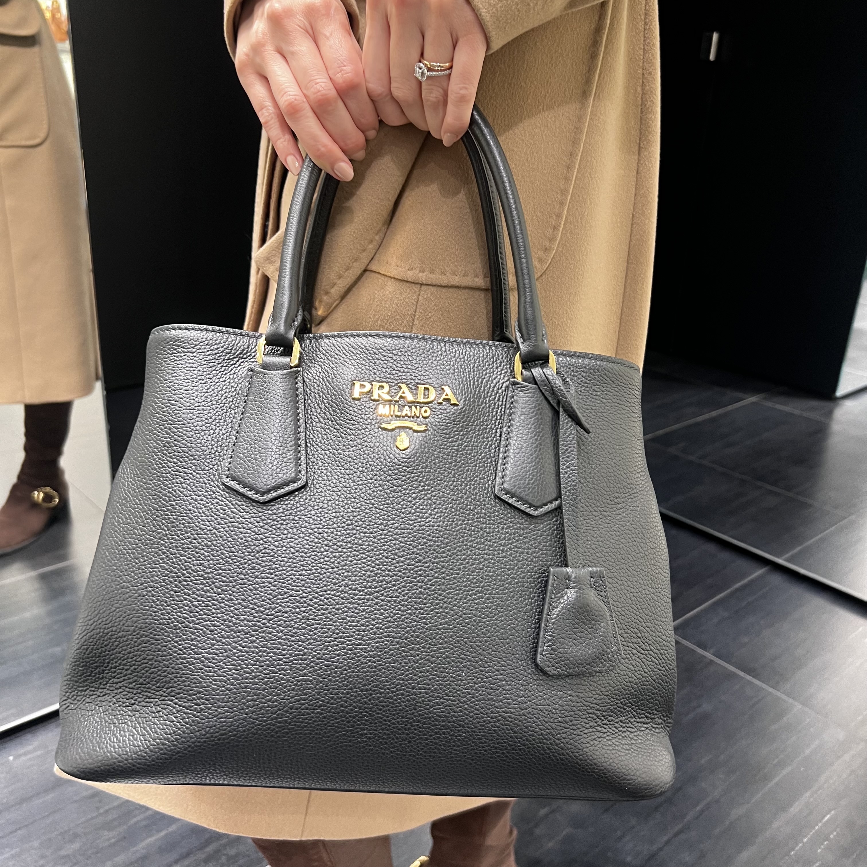 【PRADA直営】セール 関税込 レザー 2WAYハンドバッグ ラージ