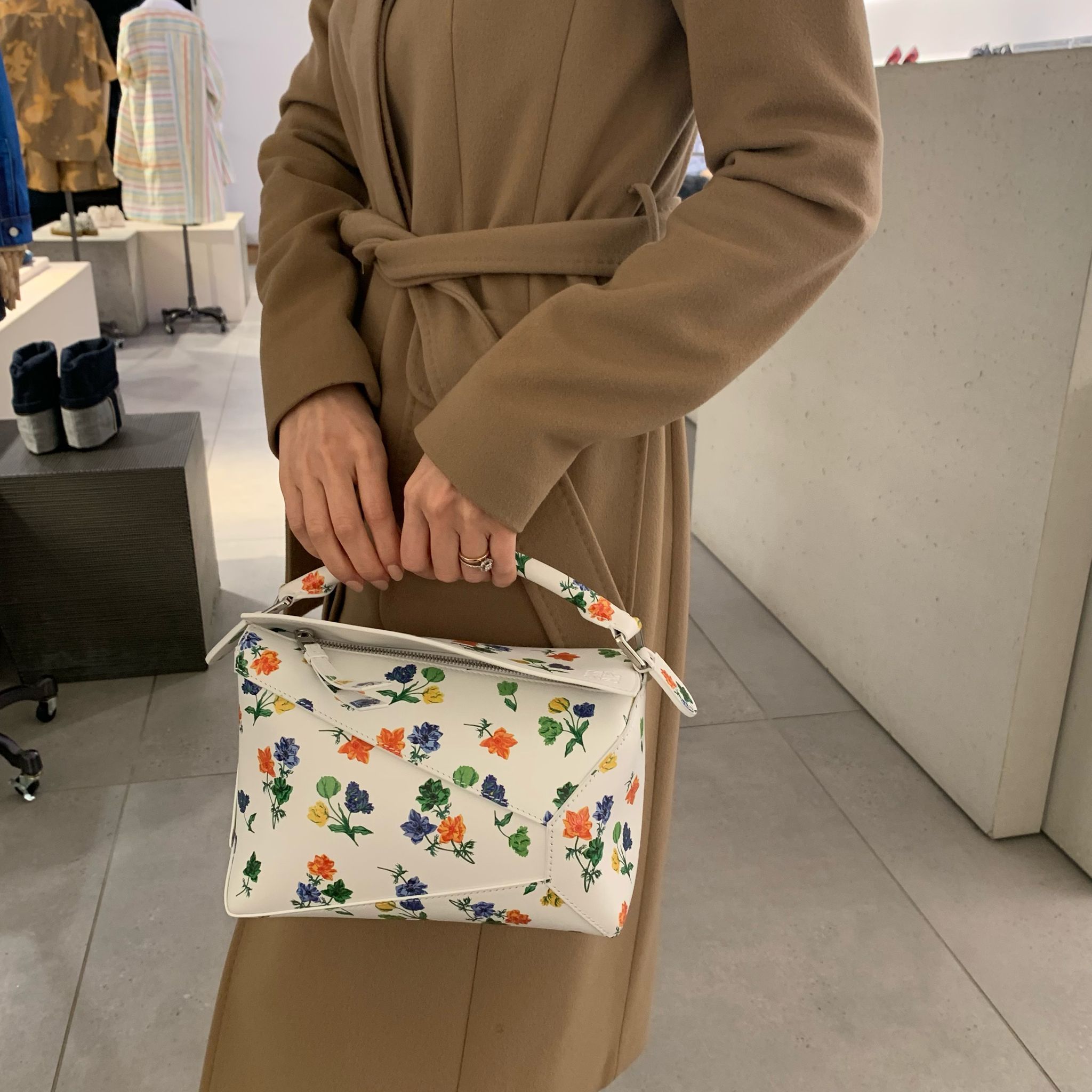 LOEWE＊セール価格！パズルバッグ フラワープリント スモール