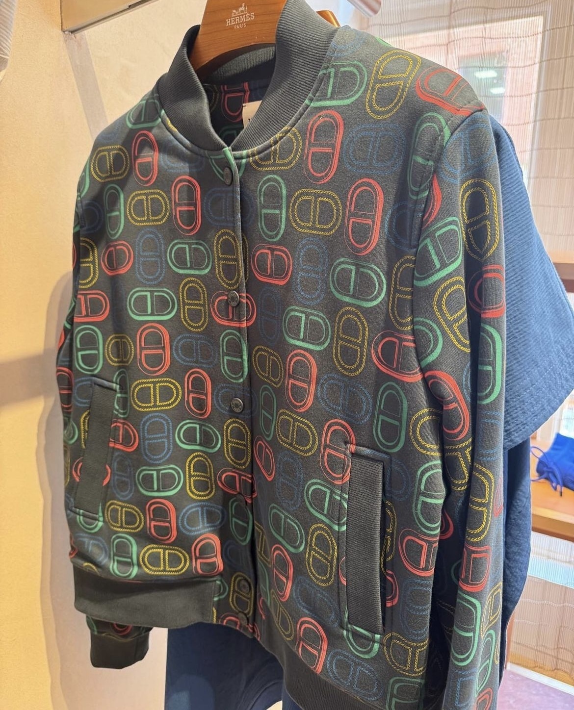 カラフルなシェーヌダンクル柄 Hermes Chaine d'Ancreジャケット