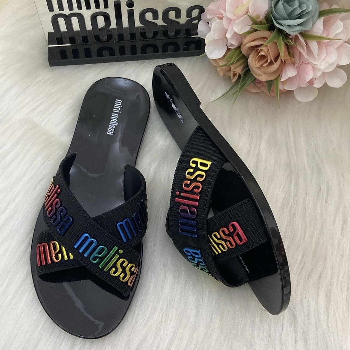 Melissa キッズ ロゴ入りフラットサンダル 快適 (送料込/追跡付)