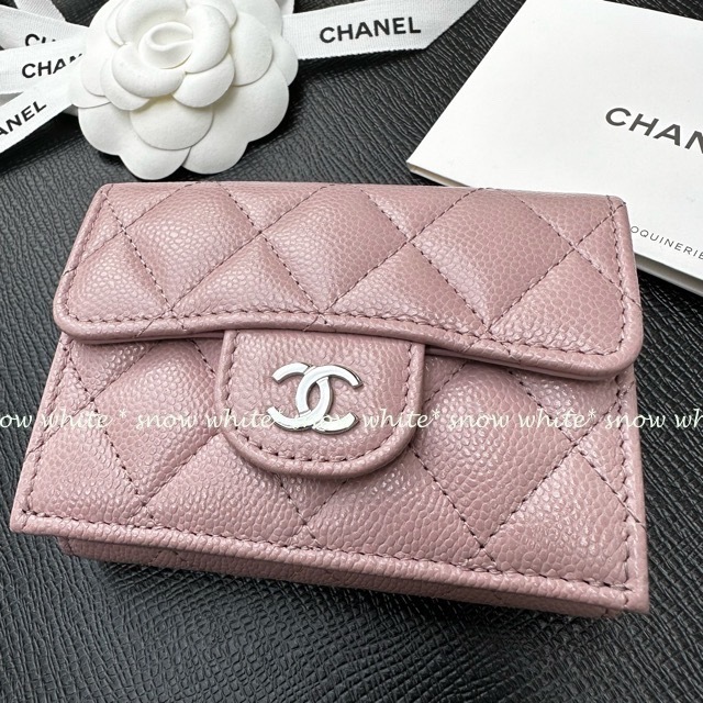 明日着 2019限定♪ 白 小さな折財布 ナノウォレット BOY CHANEL 明日着 限定カラー♪ ナノウォレット 人気の小さいお財布 CHANEL