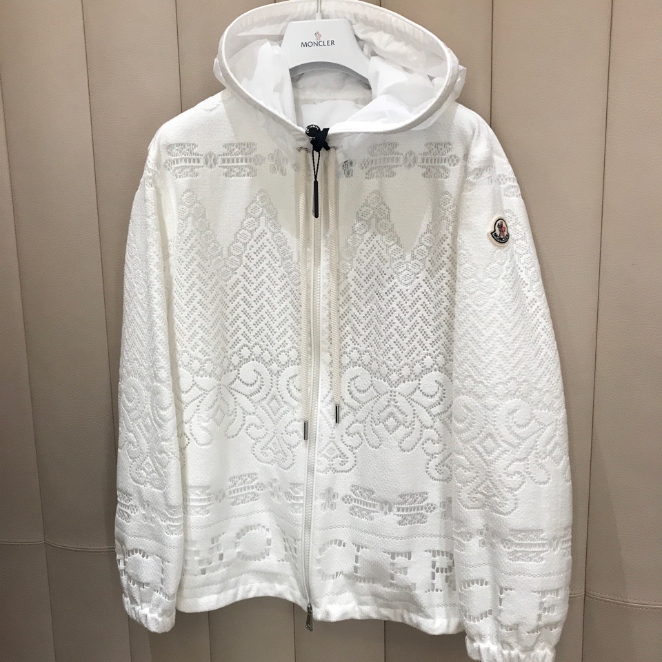パリ直営店買付【MONCLER】Leimone 総レース フード付きパーカー