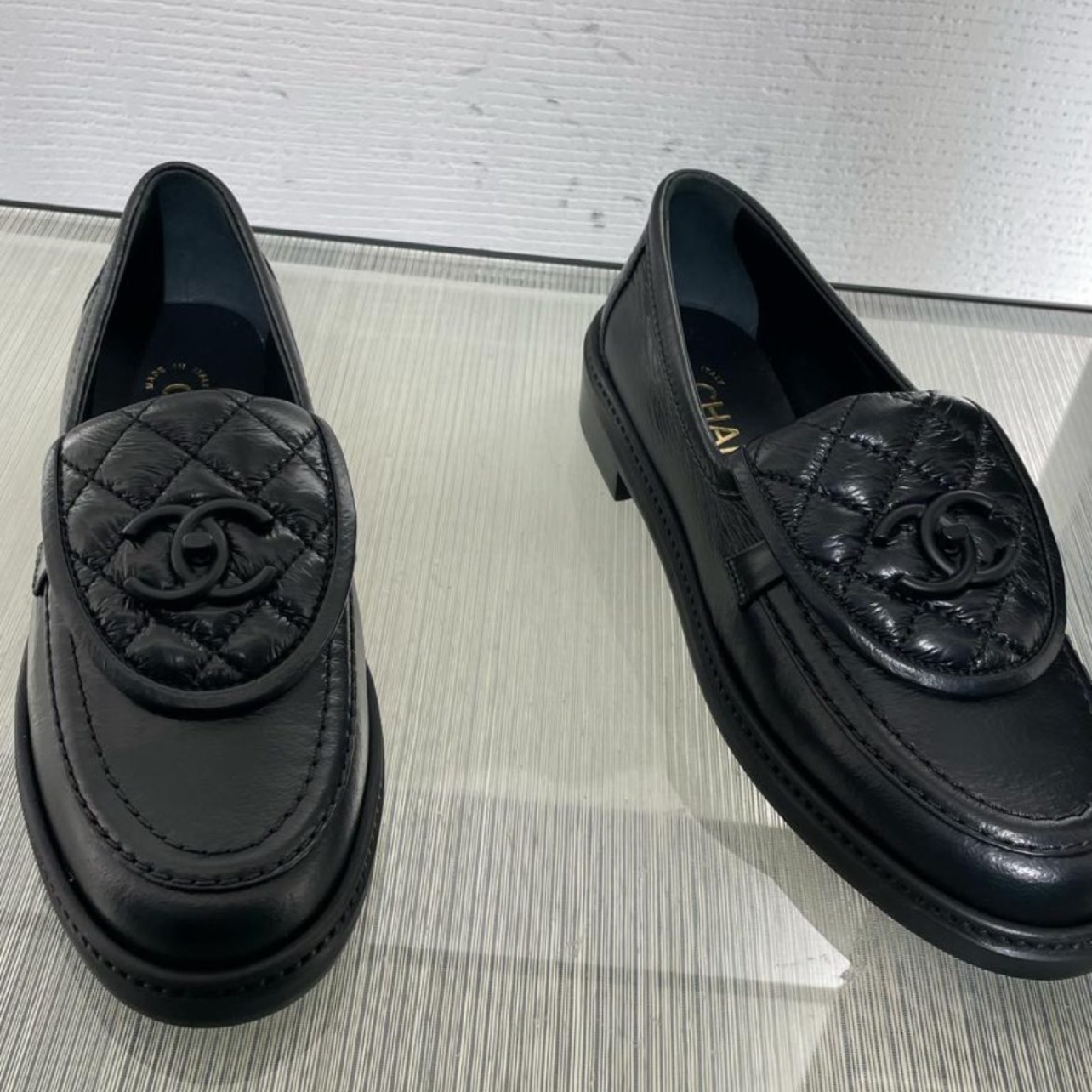 【オールブラックが素敵♪】CHANEL ローファー ターンロック CC