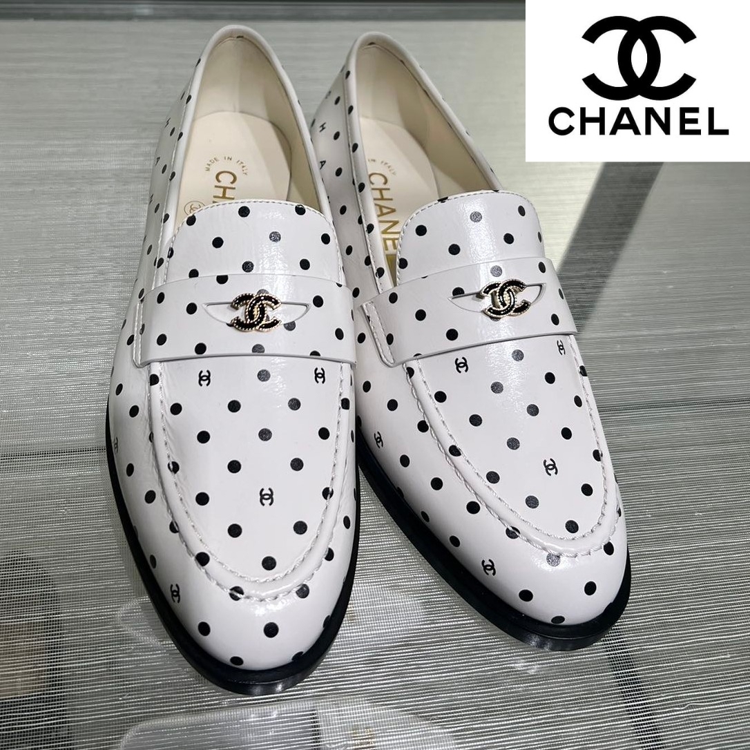 【CHANEL】ノスタルジックなドット柄★ シャネル ローファー