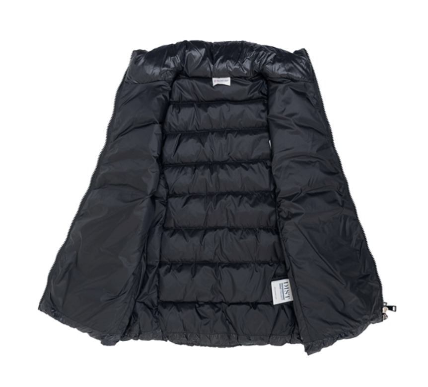 ★関税込★MONCLER★ロゴパッチパディング執業カーディガン★ Moncler パッチワーク クロシェ カーディガン | ブルー