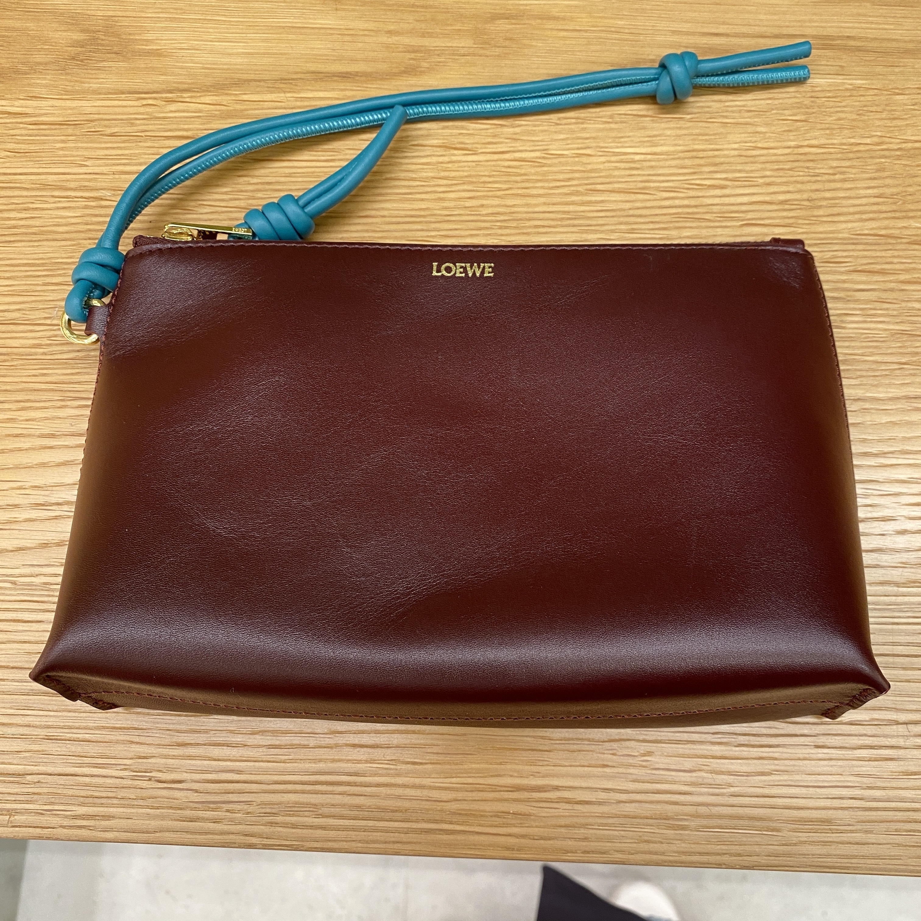 LOEWE☆ノットTポーチ ボルドーxエメラルド