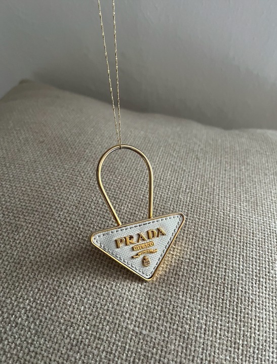 PRADA レア♪プラダ トライアングルレザーキーリング♪