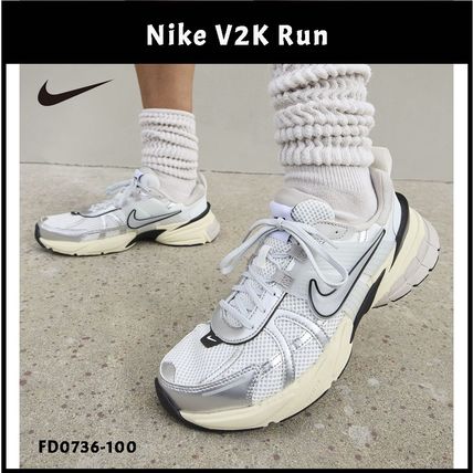 シルバー（銀色）系 Nike V2K RUN(ナイキ) 靴・シューズ