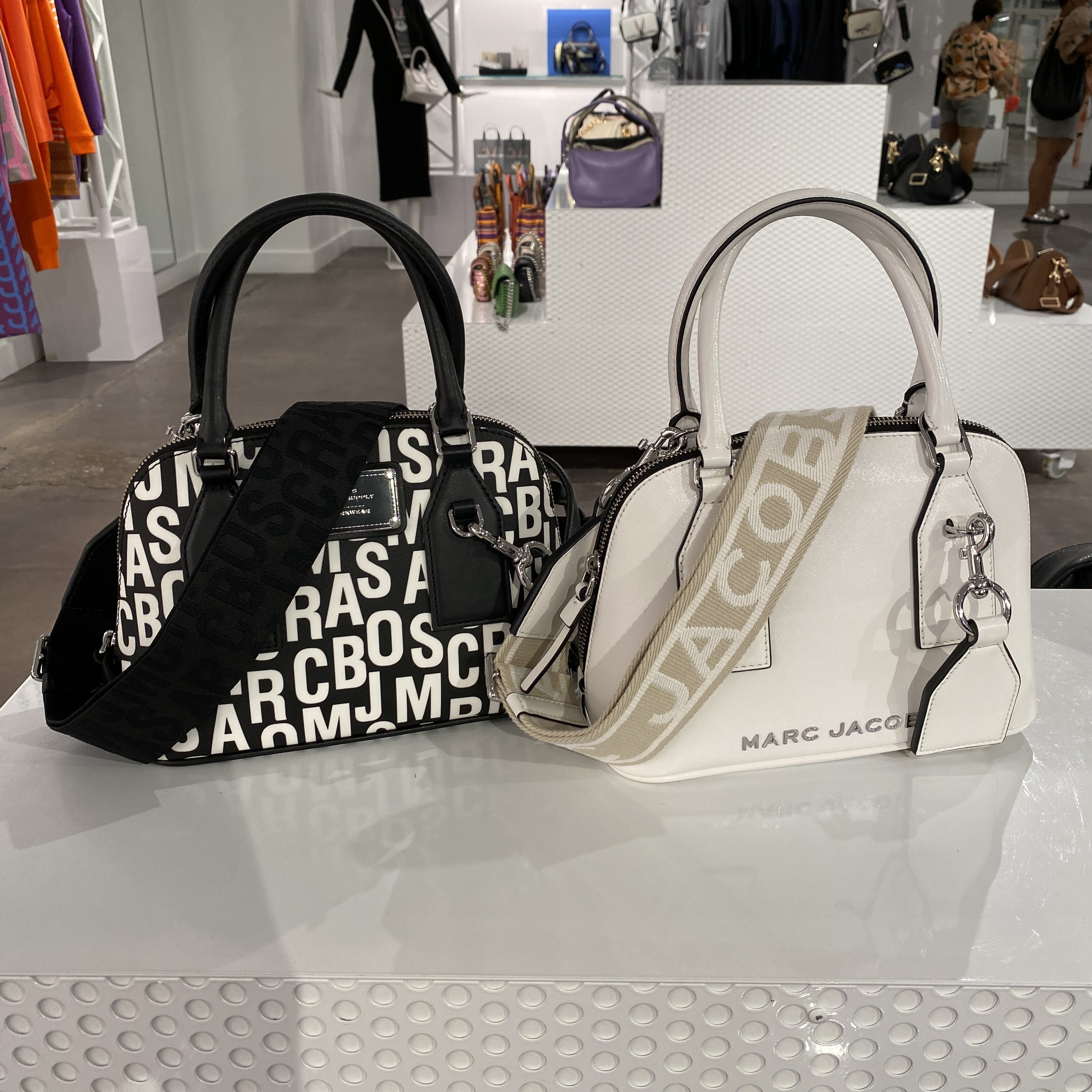 新作★MARC JACOBS 4S4HSC003H02 Satchel