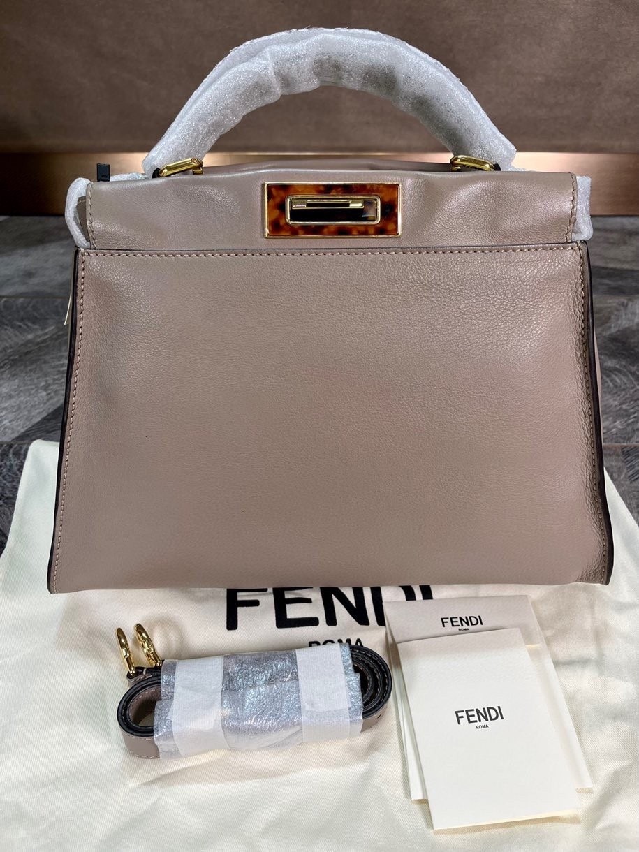 ★送料込★フェンディ ピーカブー  レザー ショルダーバッグ