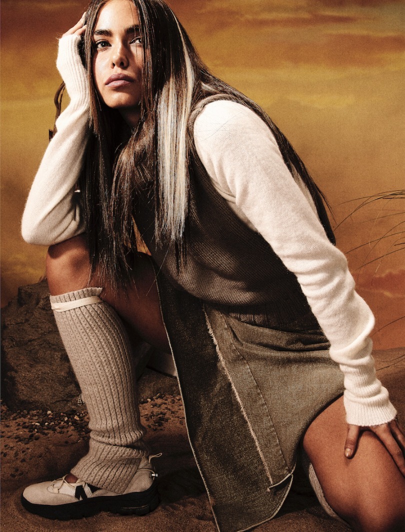 ☆韓国の人気☆【GLOWNY】☆BONES GRUNGY DENIM SKIR.T☆ GLOWNY/グロウニー BONES GRUNGY DENIM SKIRT スカート