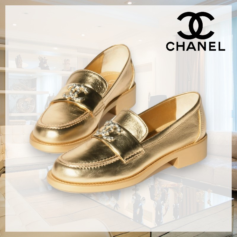 【足元に輝きを】 CHANEL CCロゴ ローファー
