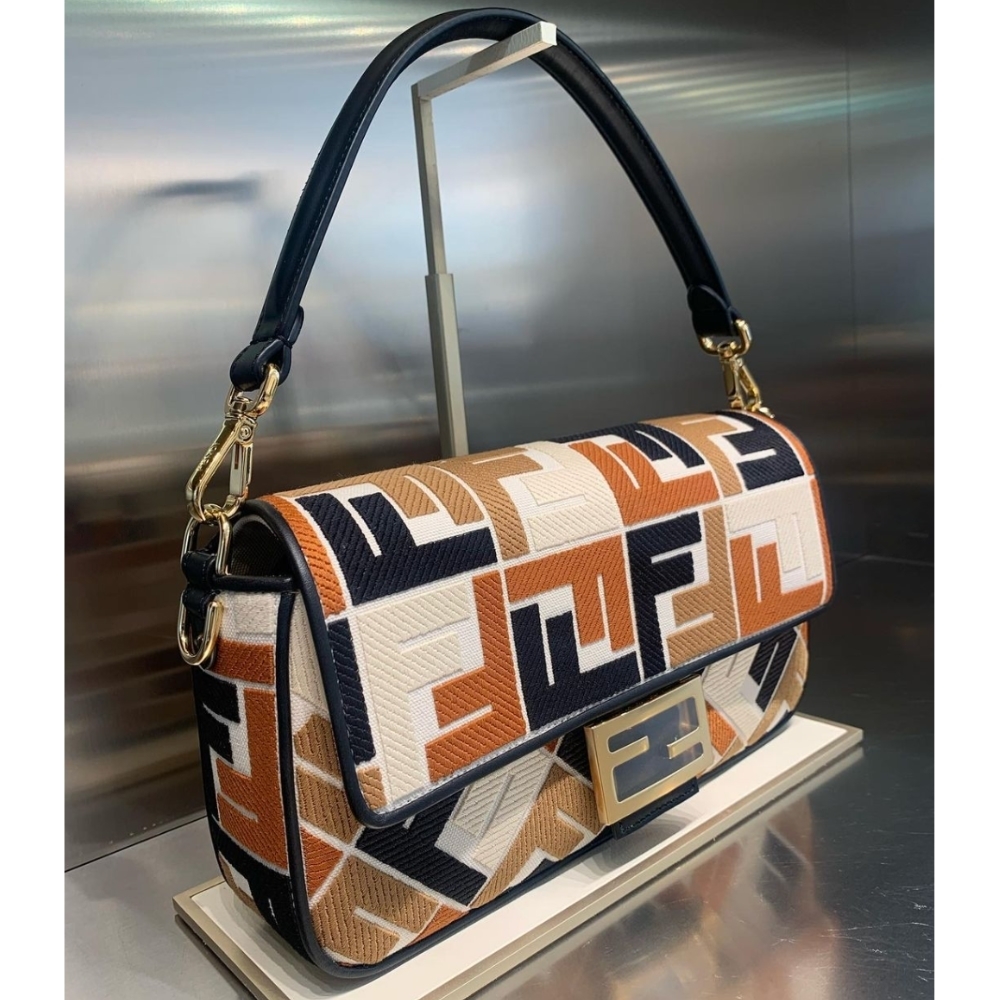 24SS【FENDI】バゲット マルチカラーキャンバス バッグ FF刺繍