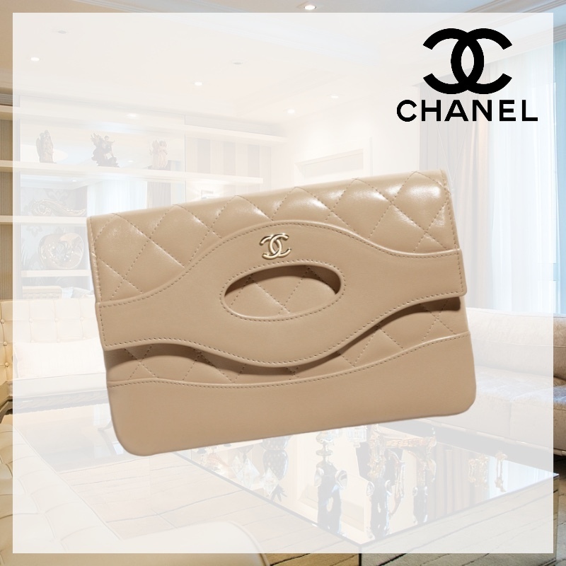 【シックなデザインが魅力的】 CHANEL スモール ポーチ