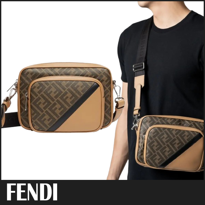 ☆送料関税込☆FENDI FFファブリック ショルダーバッグ☆超人気