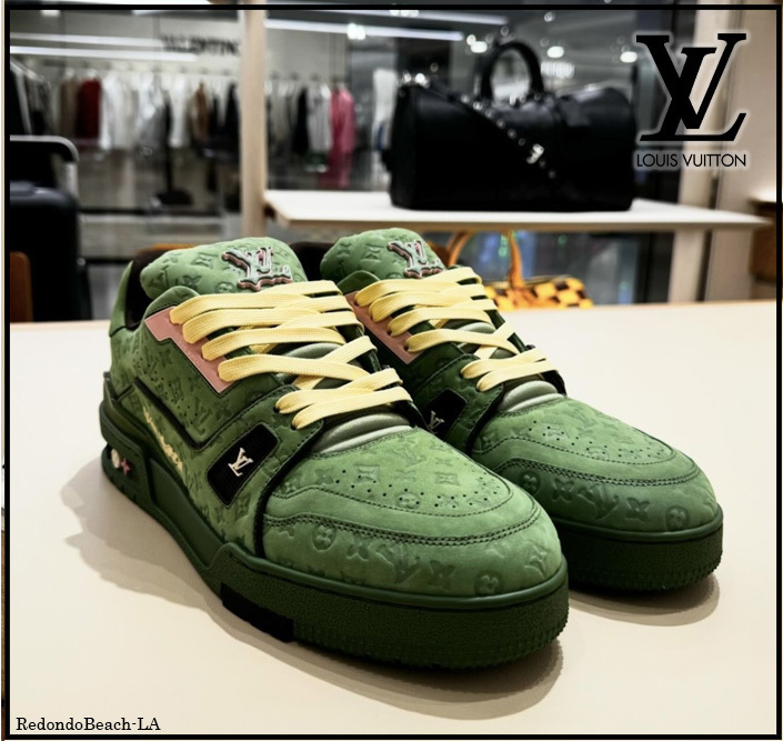 【グリーン好きにたまらない】LOUIS VUITTON★Trainerスニーカー