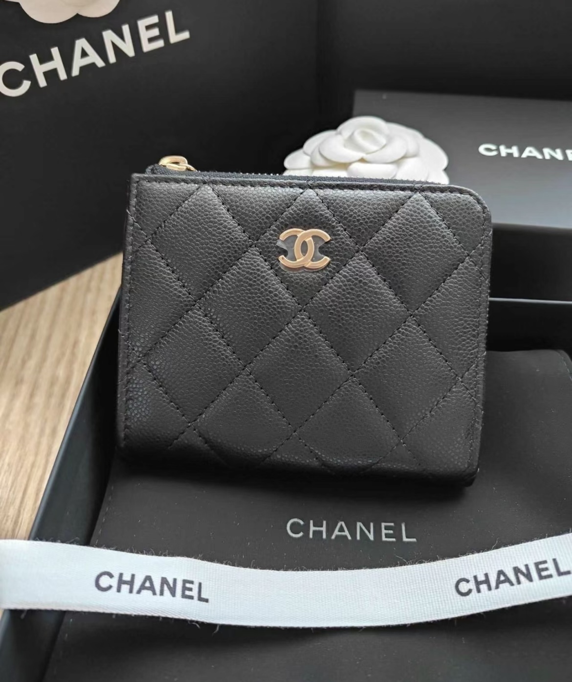 レア！カードもお札も小銭も入る優秀デザイン CHANEL ミニ財布