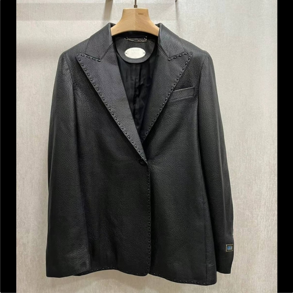 【FENDI】ジャケット 黒レザー セレリアステッチ ツイストロック