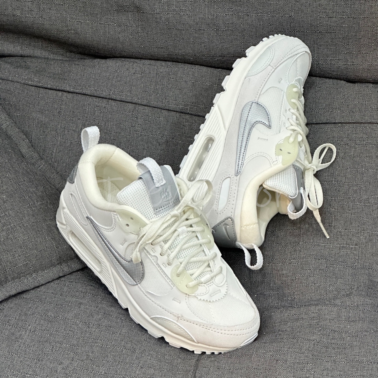 ★ナイキ★ WMNS AIR MAX 90 FUTURA GCEL 全サイズ確保