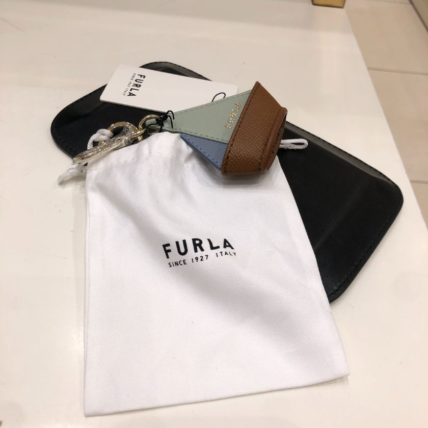 6万取引突破★UPS速達便利用！【FURLA】CLASSIC_キーリング 6万取引突破☆UPS速達便利用！【FURLA】WR00469_キーホルダー