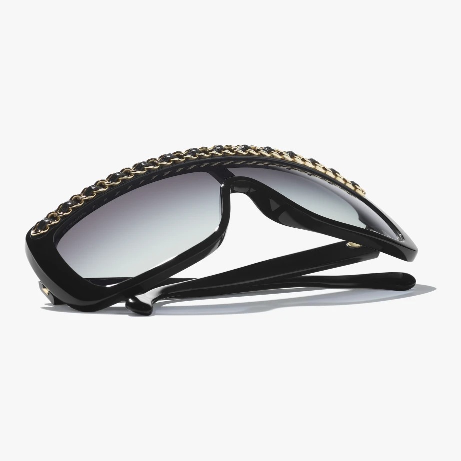 《24SS》アクセント♪【CHANEL】シャネル シールド シェイプ
