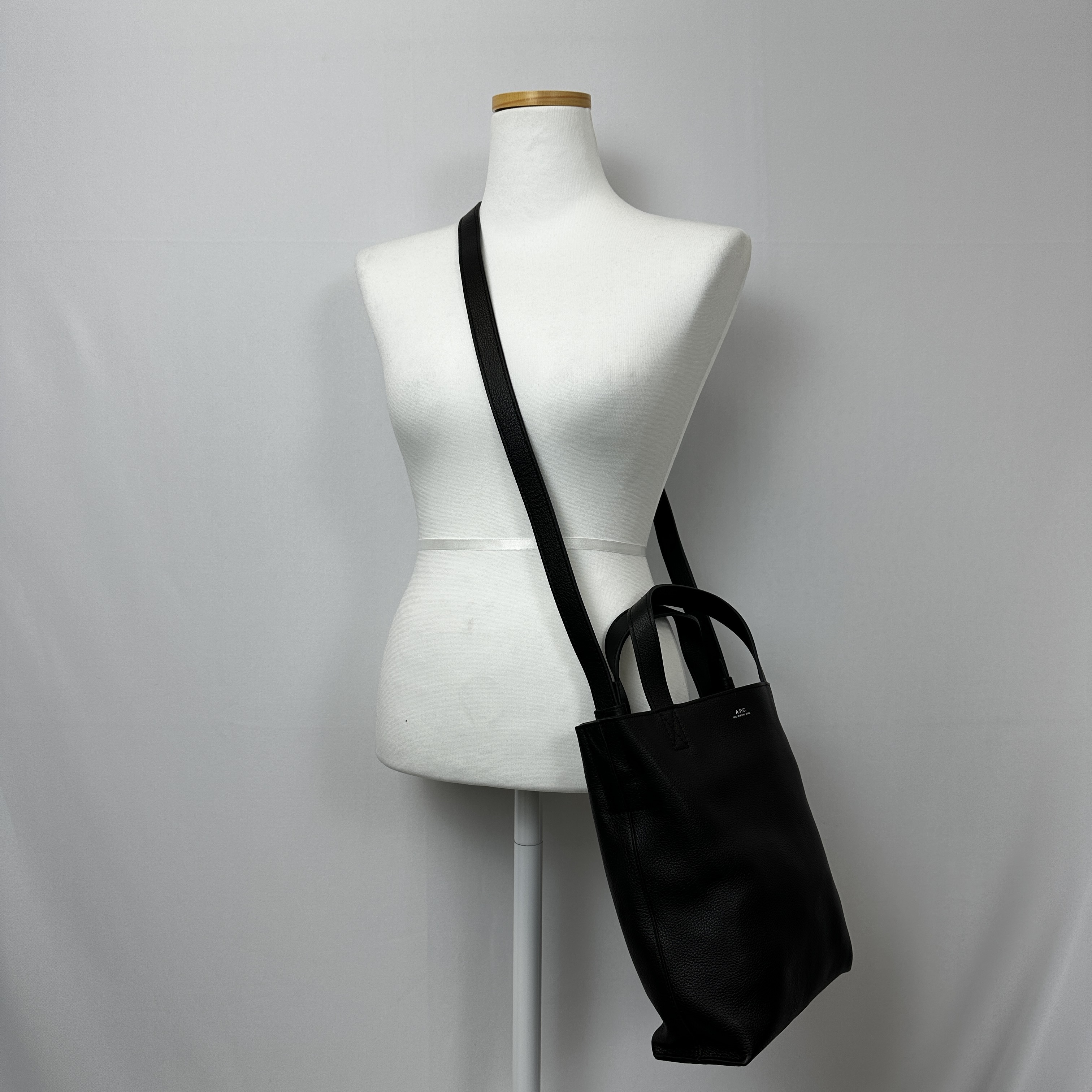 ☆韓国の人気☆【A.P.C.】☆レディース ショルダーバッグ☆ A.P.C. APC アーペーセー ショルダーバッグ レディース PXBJQ