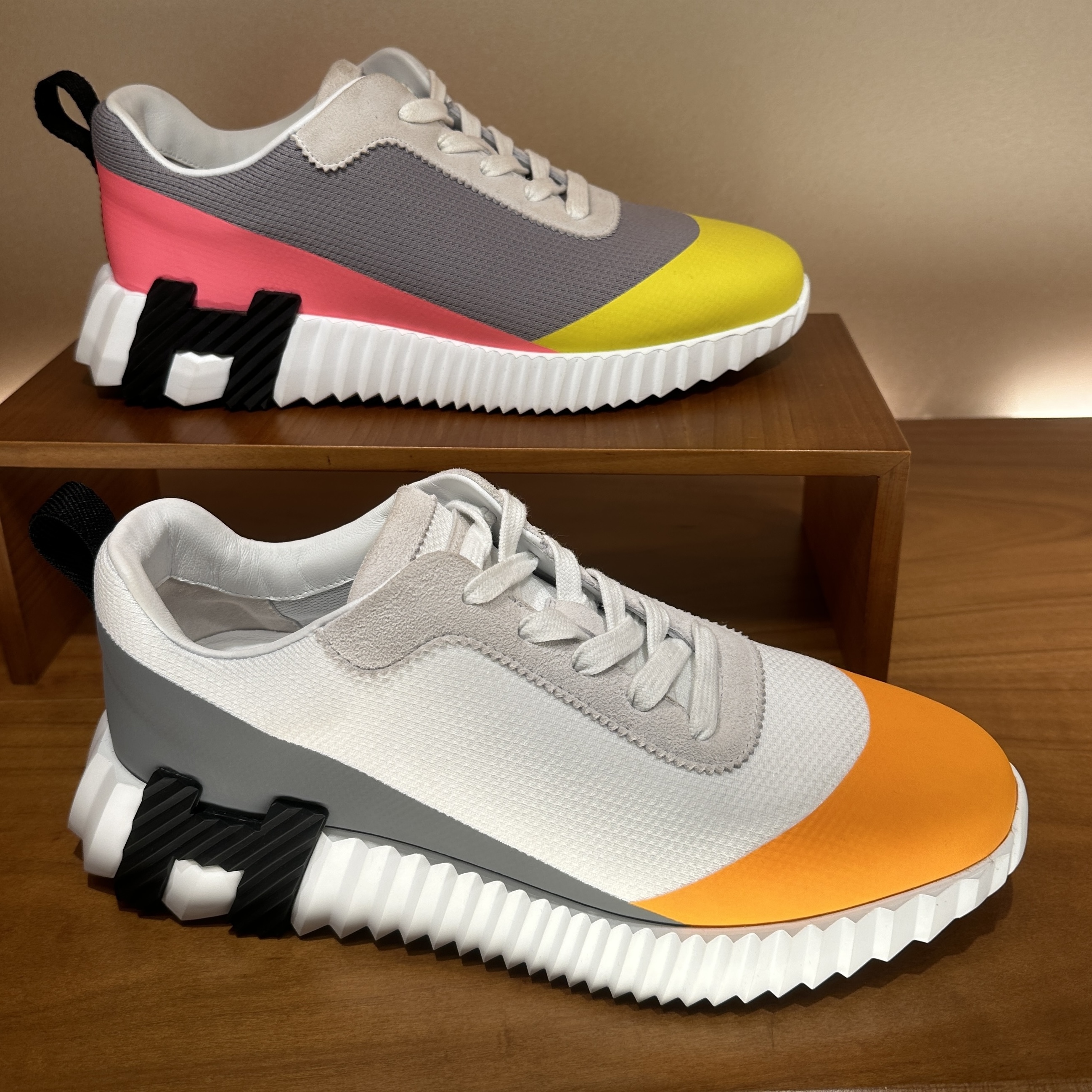 【超軽量で歩きやすい♪】 HERMES 《バウンシング》スニーカー
