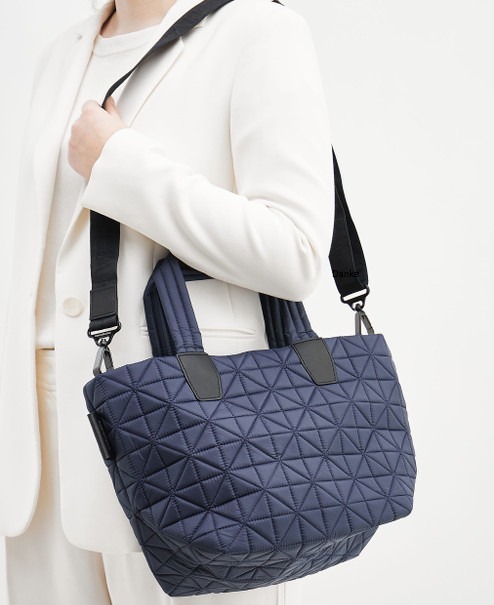 “VeeCollective” ダイヤモンドキルティングトート Small/Black