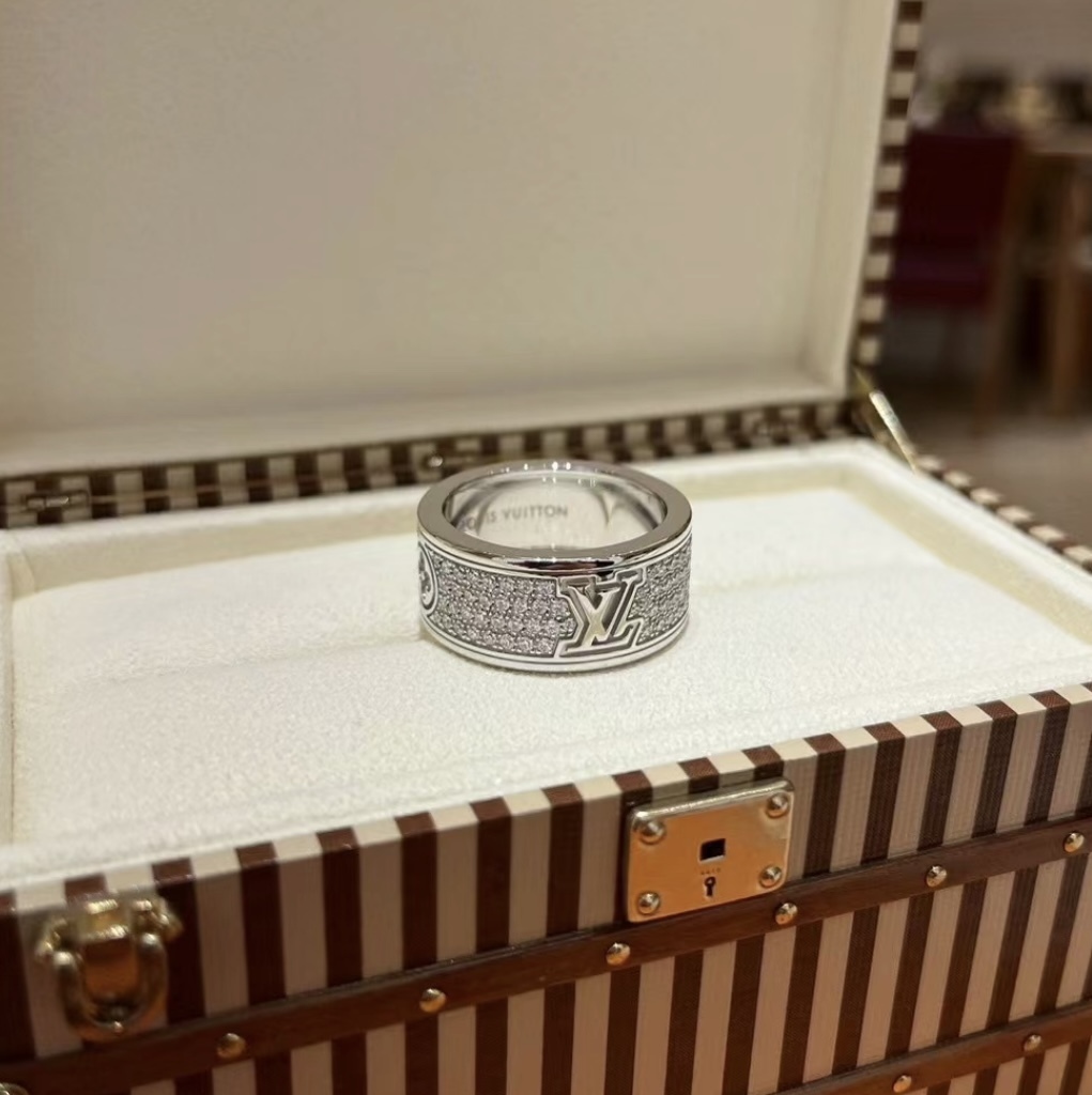 手元を華やかに☆】ルイヴィトン☆リング 指輪 (Louis Vuitton