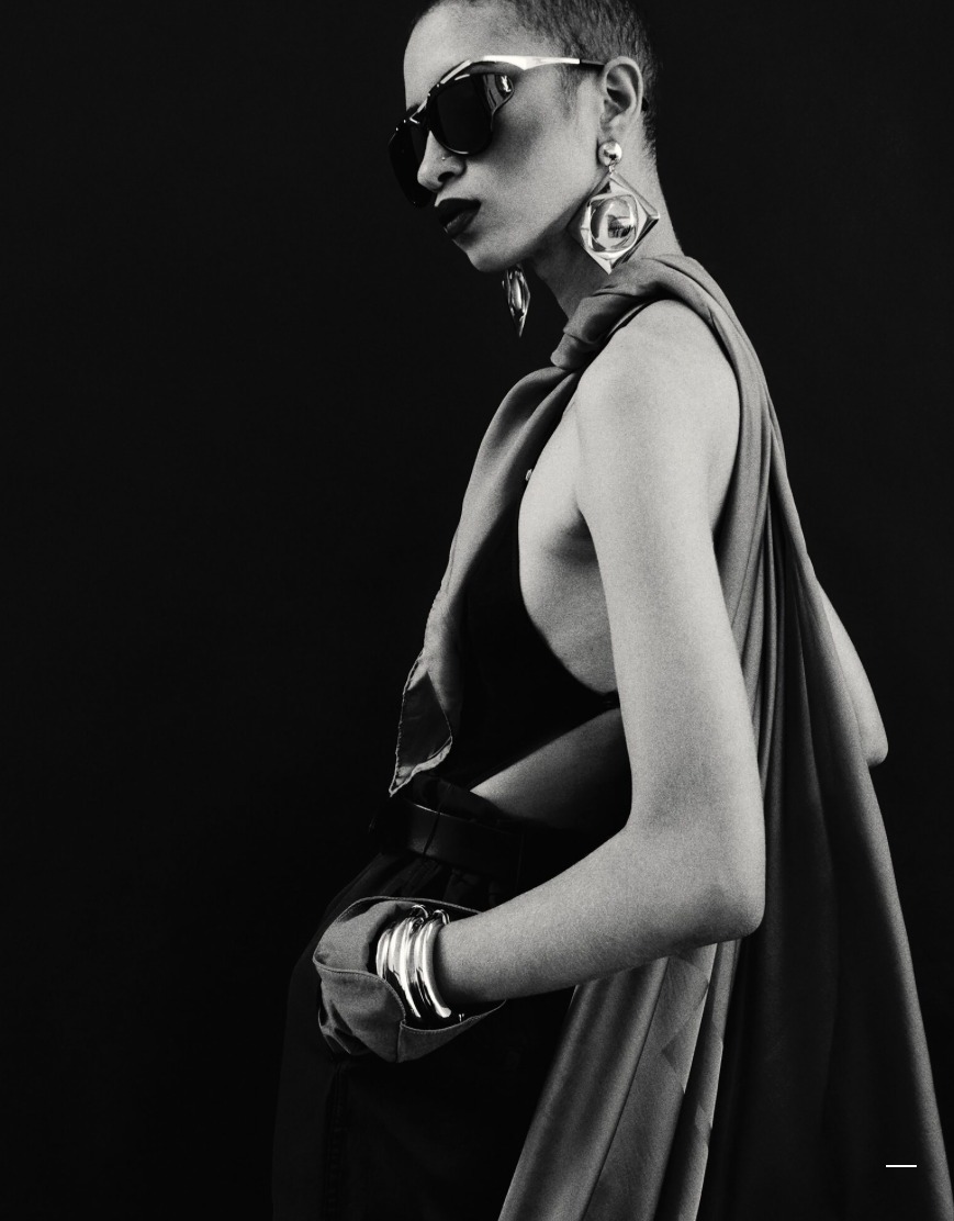 Saint Laurent《バックレス ボディスーツ》ブラウン DHL 直営店