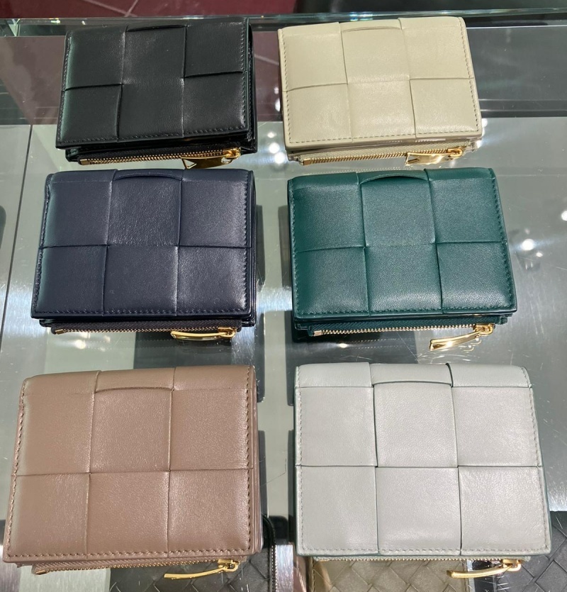 【大人気】BOTTEGA VENETA◆レザー スモール 折りたたみ財布