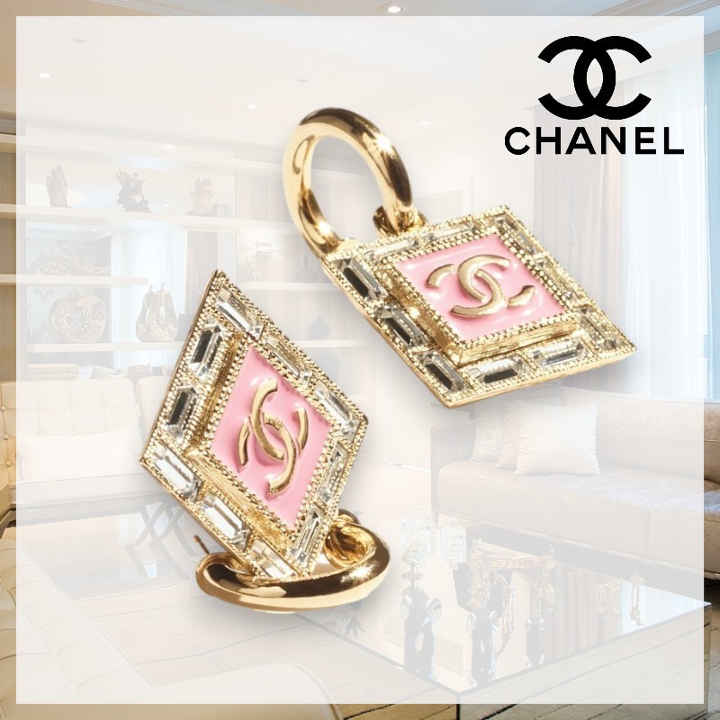 【映える！おしゃれアイテム☆】 CHANEL CCロゴ ピアス