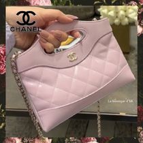 愛らしさと品格の両立。【 CHANEL 】CCロゴ ハンドバッグ 新作♪ シャネルハンドバッグとショルダーバッグ｜スタイリッシュな