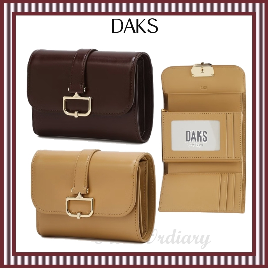 [DAKS] Buckle Decoration Cowhide Half-Wallet★人気★