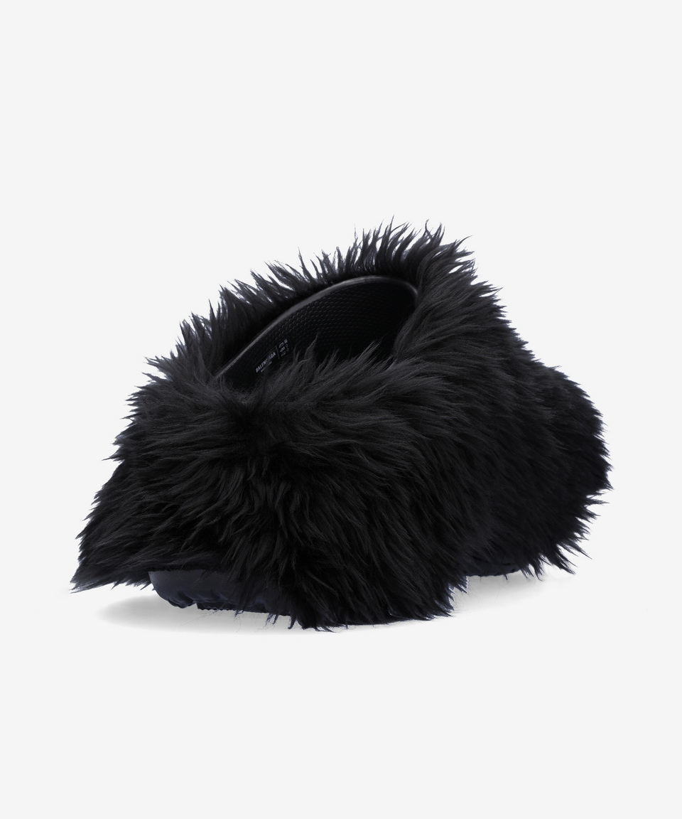 《BALENCIAGA》 クロックス フェイク ファー ミュール
