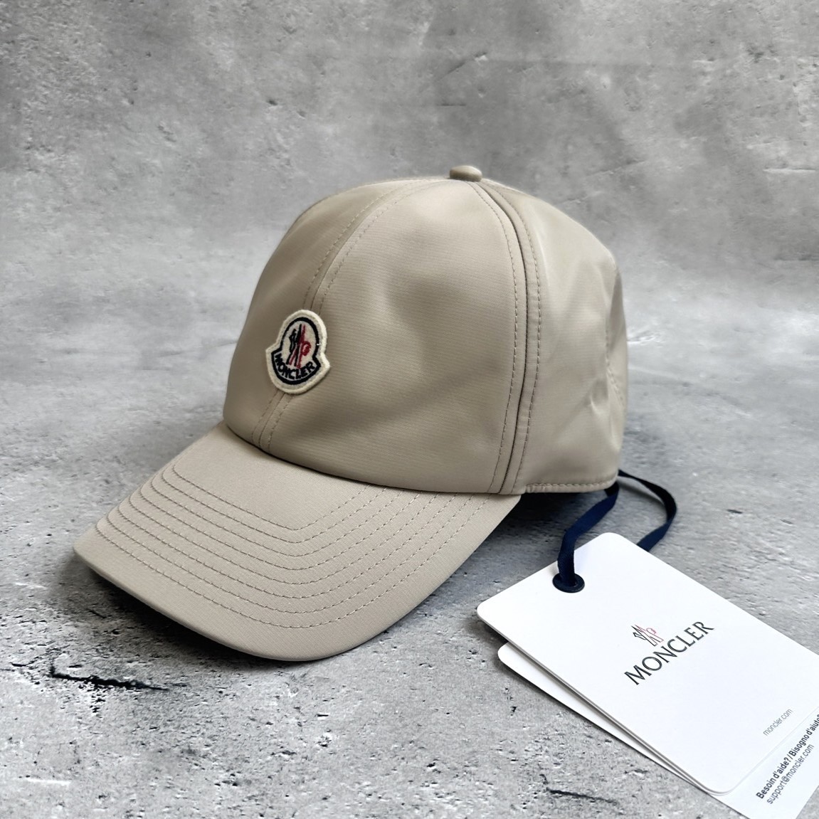 MONCLER ロゴ サテン素材 キャップ 帽子