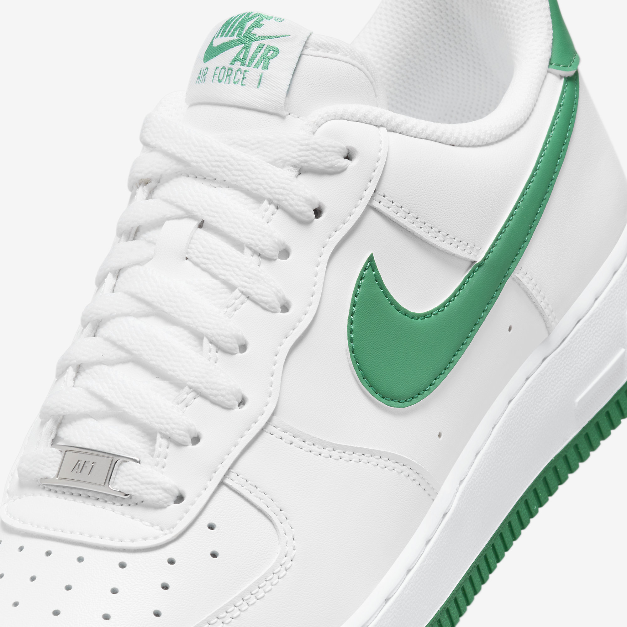 ◇人気商品◇NIKE AIR FORCE 1 '07◇関税/送料無料◇ スニーカー