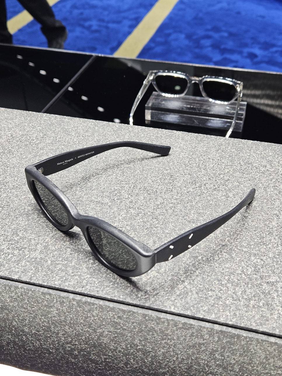 Maison Margiela GENTLE MONSTER】MM108 L01 レザー☆カリーナ