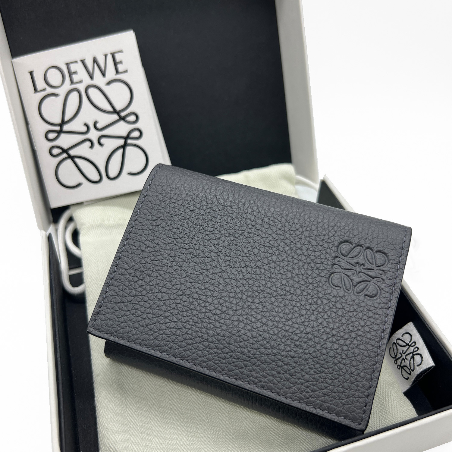 【関税込】国内即発 LOEWE グレインカーフ 三つ折り財布
