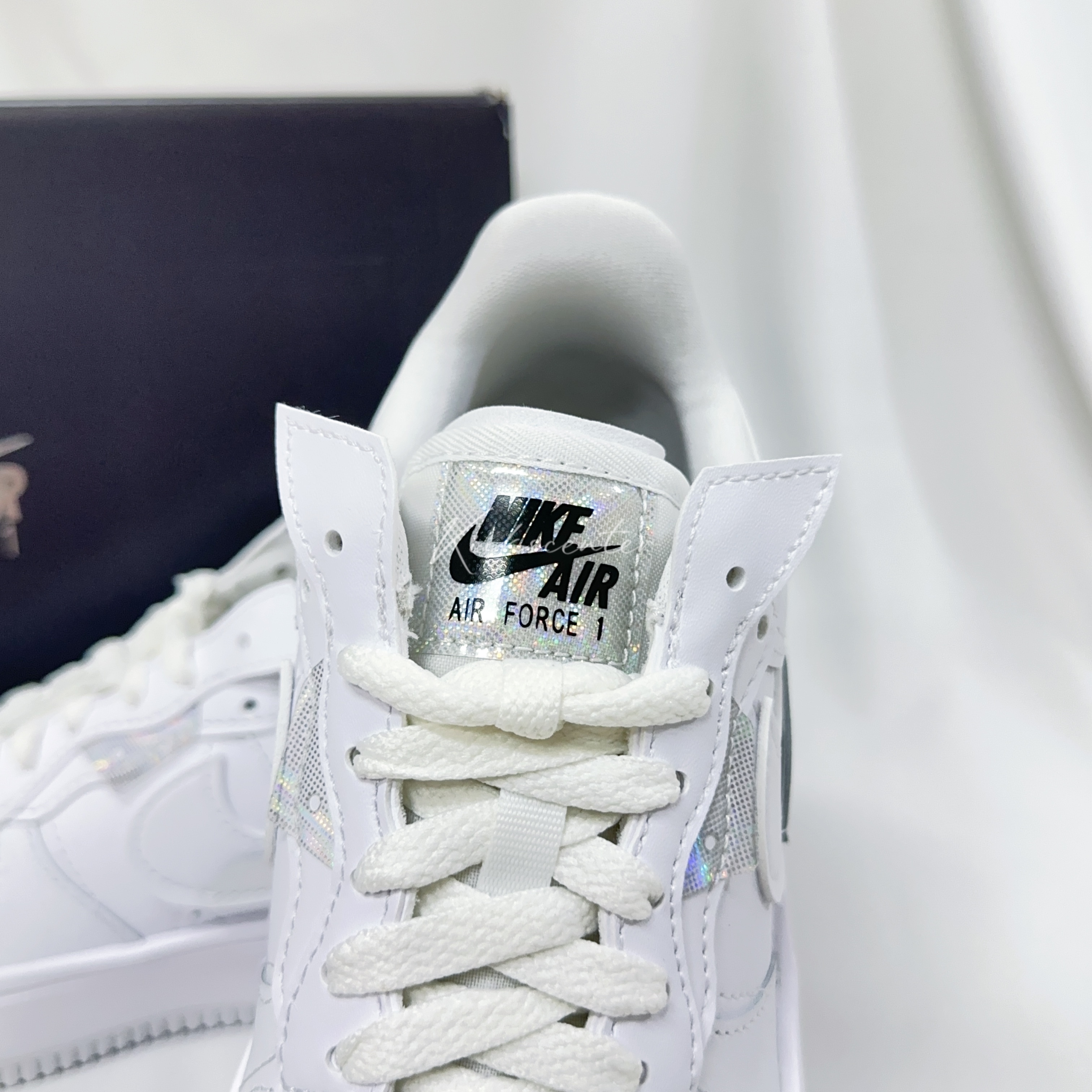 ナイキ WMNS Air Force 1 Low Fontanka \"White\" キラキラ