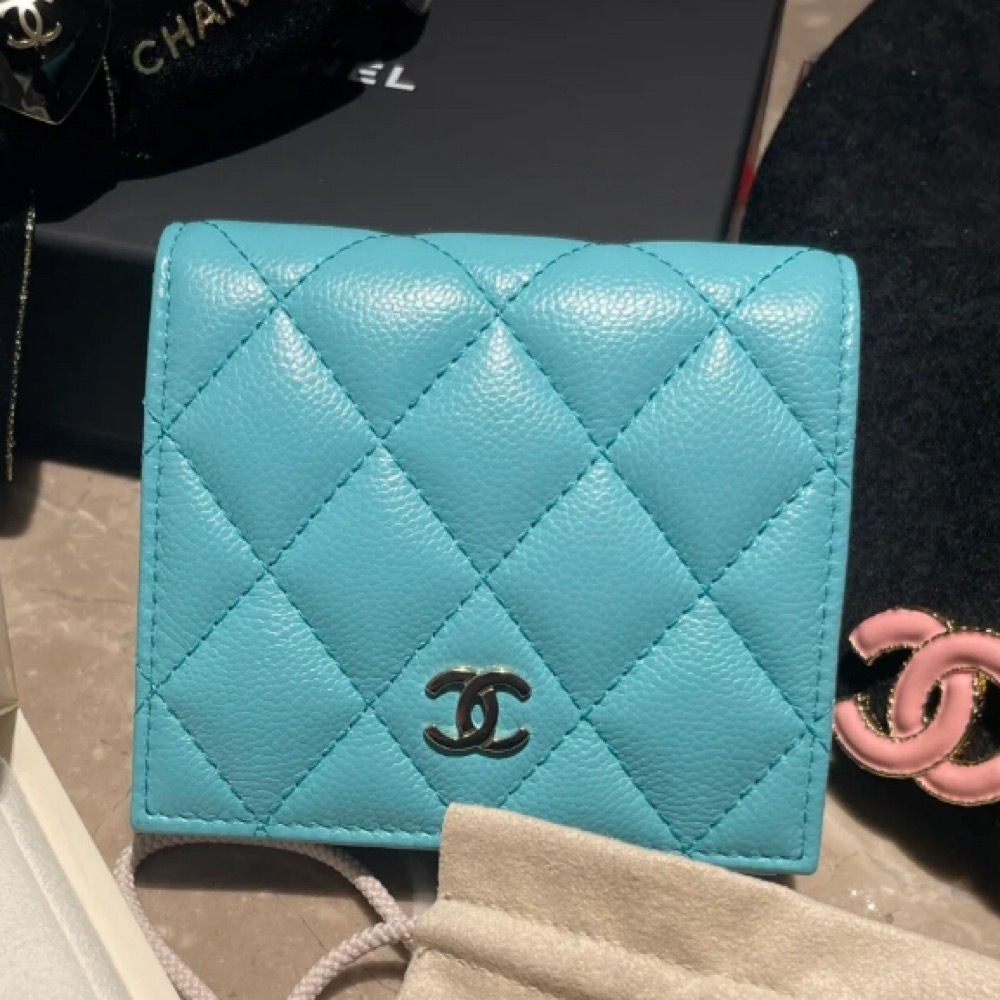 きれい色☆人気【CHANEL】折りたたみ財布 ティファニーブルー