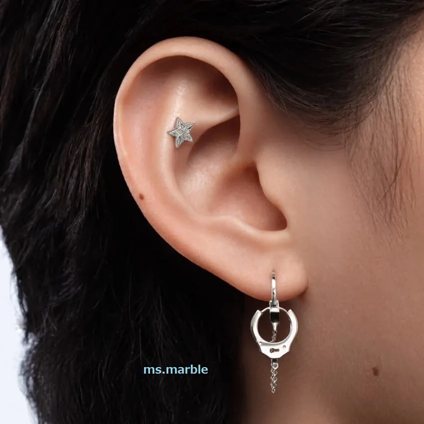 国内発| MARIA TASH Handcuff ミディアムチェーン 18K ピアス 国内発| MARIA TASH Handcuff ミディアムチェーン 18K ピアス