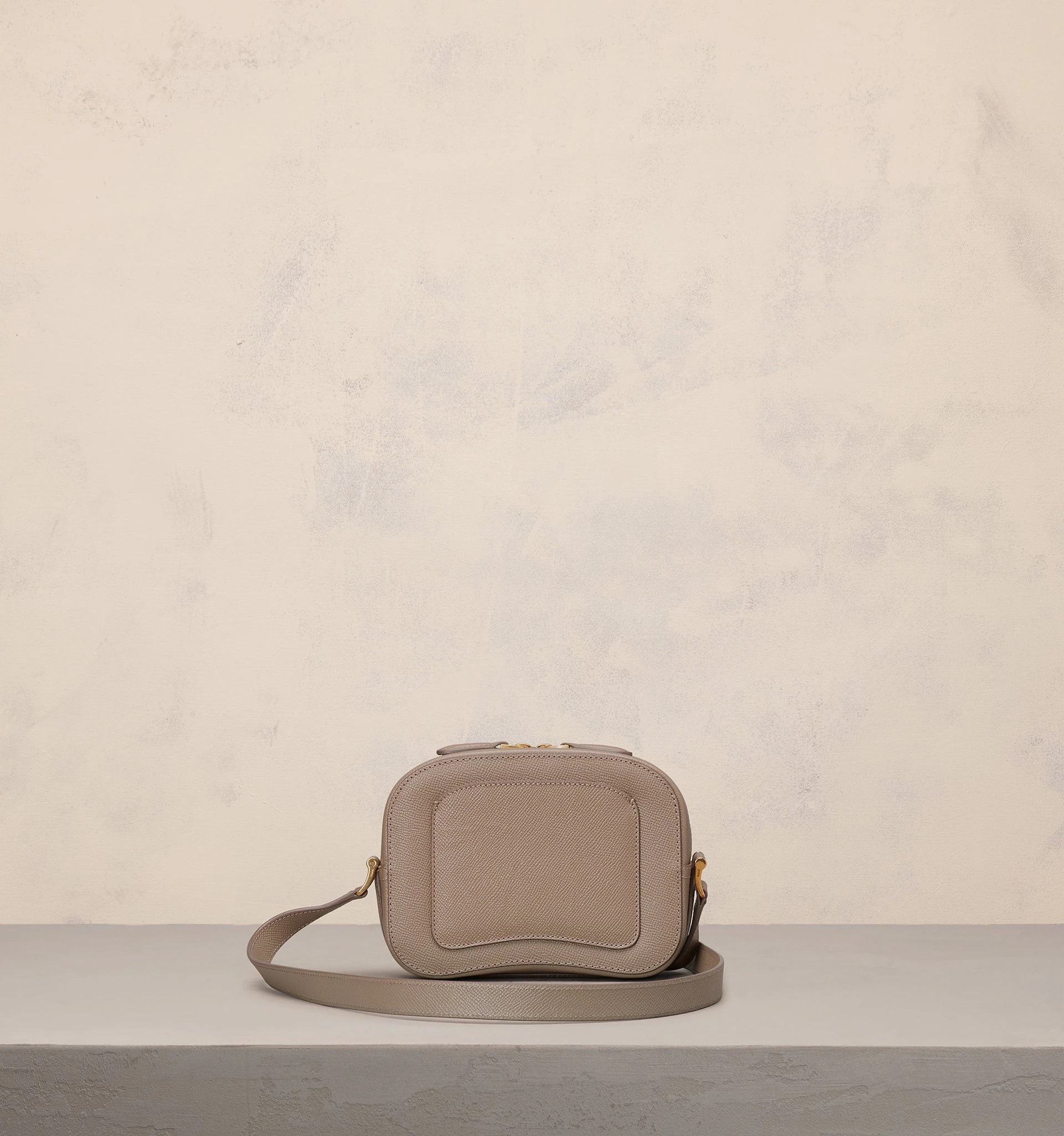 国内即発【AMI PARIS】PARIS PARIS カメラバッグ