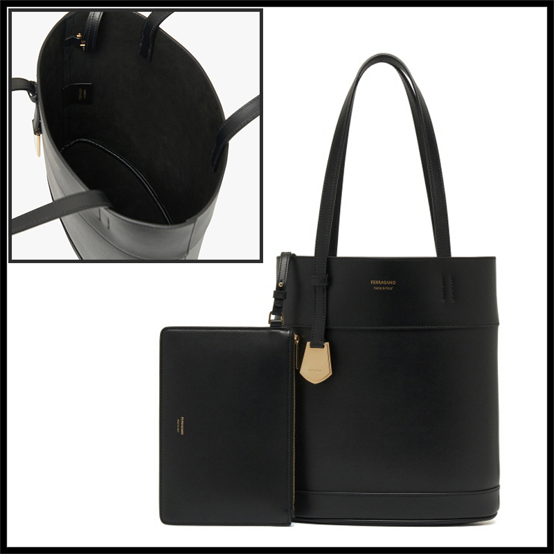 FERRAGAMO(フェラガモ) ロゴ Charming トートバッグ