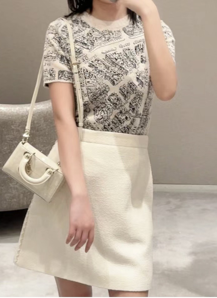 パリの街並みが描かれておしゃれ Dior 半袖カシミヤニット (Dior
