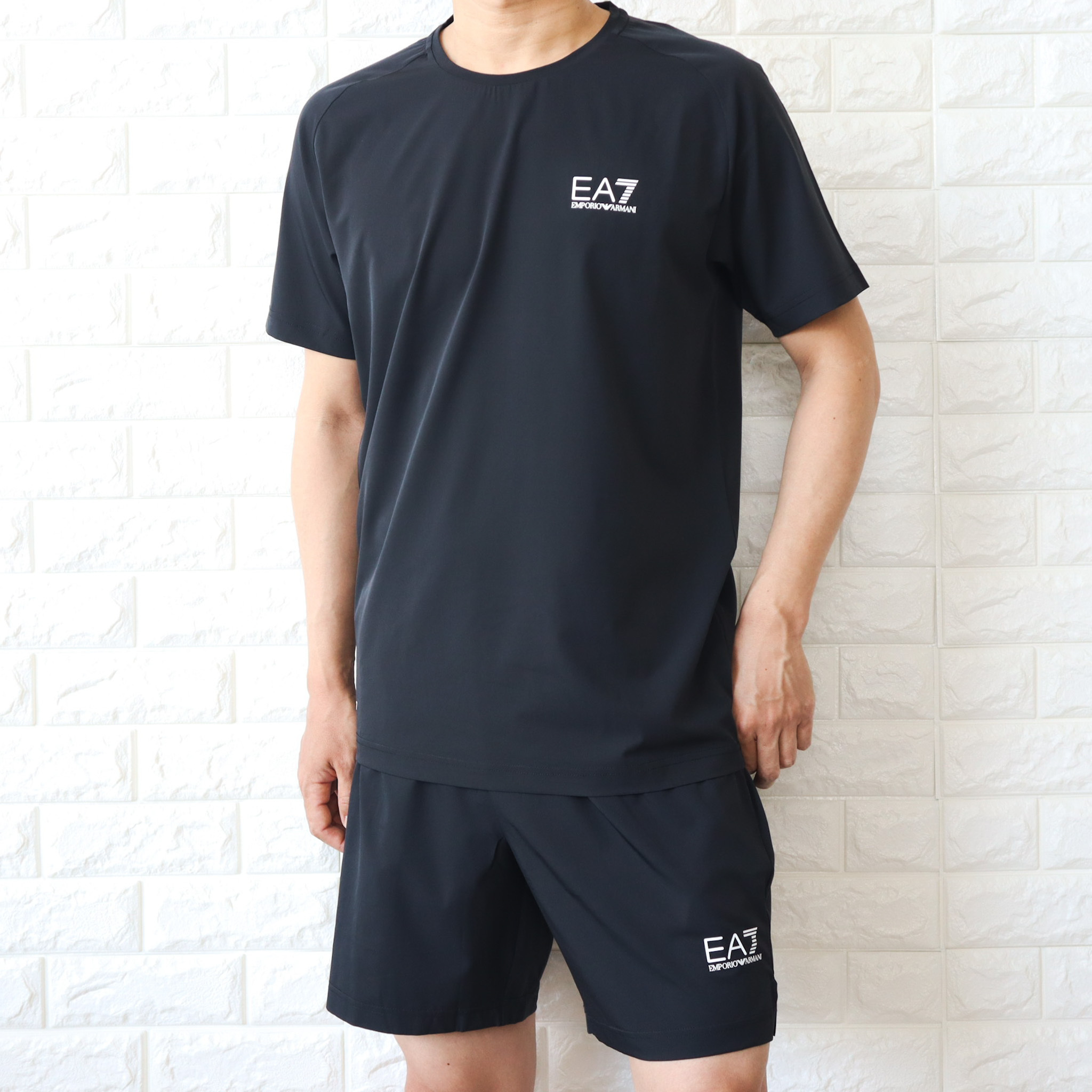EA7 EMPORIO ARMANI Tシャツ＋ショートパンツ セットアップ
