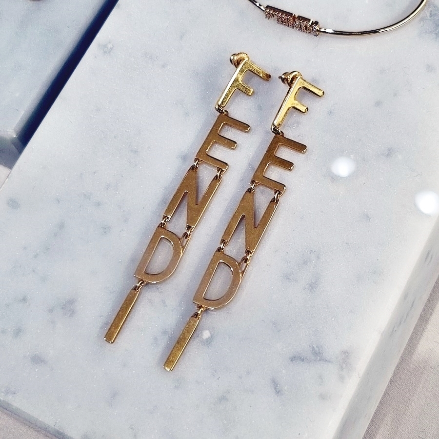 【直営店買付品】フェンディグラフィ ピアス☆8AH031B08