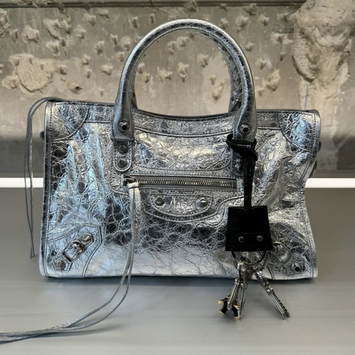 BALENCIAGA Small Le City Arena ラムスキン バッグ 2WAY Women's Le City Bag Small in Beige | Balenciaga US